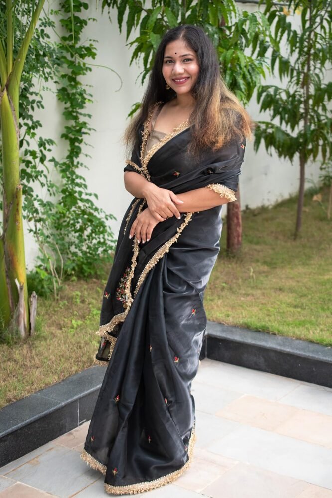 MESCHE Women's Jimmy Organza Saree with Diamond & Resham Buddha Embroidery With Unstiched Blouse Piece. - Image 3