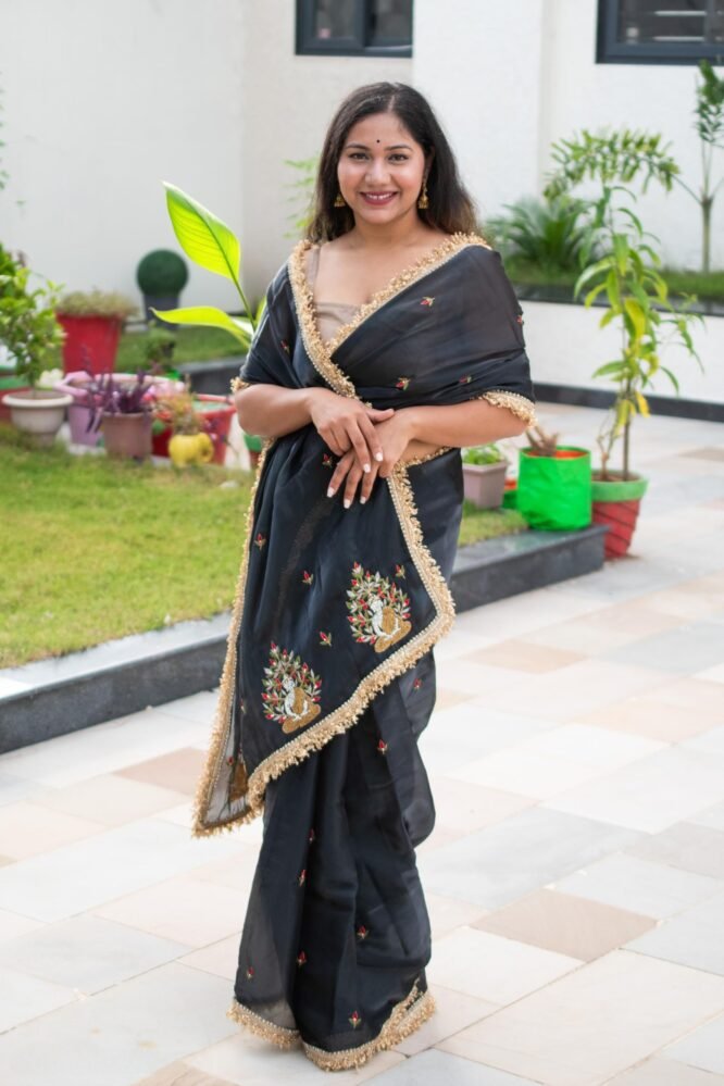 MESCHE Women's Jimmy Organza Saree with Diamond & Resham Buddha Embroidery With Unstiched Blouse Piece. - Image 2