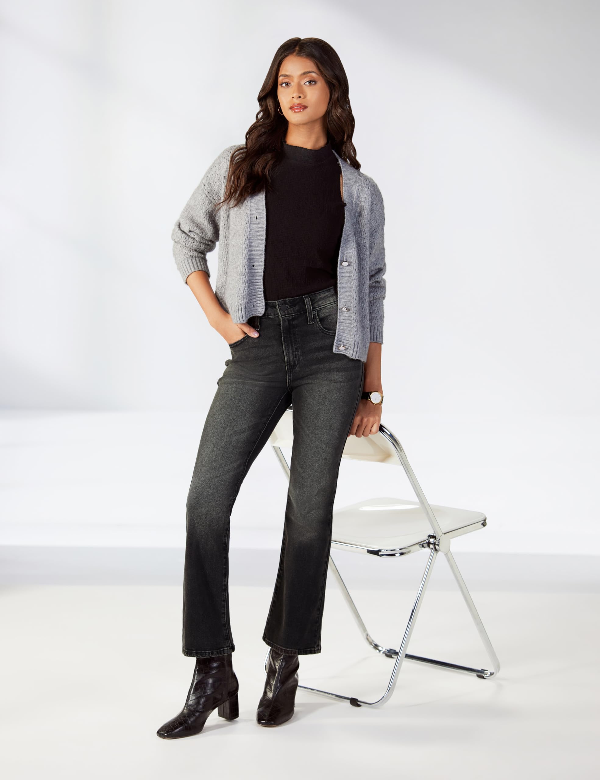 Levi's Women's Fitted Ankle (001UG-0008_Black - Image 6